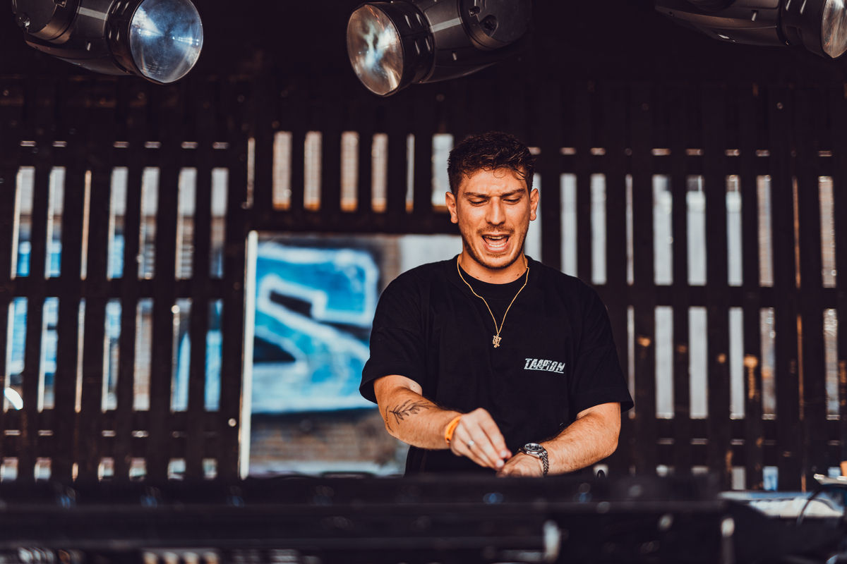 Loading... just a sec